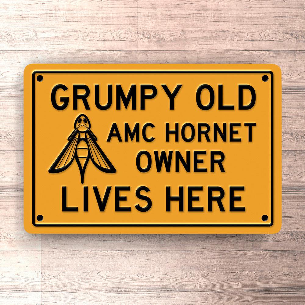 AMC Grumpy Old Amc Hornet Owner Lives Here Skilte, Musemåtte, Dørmåtte , Plakat-Skilte-AMC-Garage Culture Shop- garage - man cave - merchandise