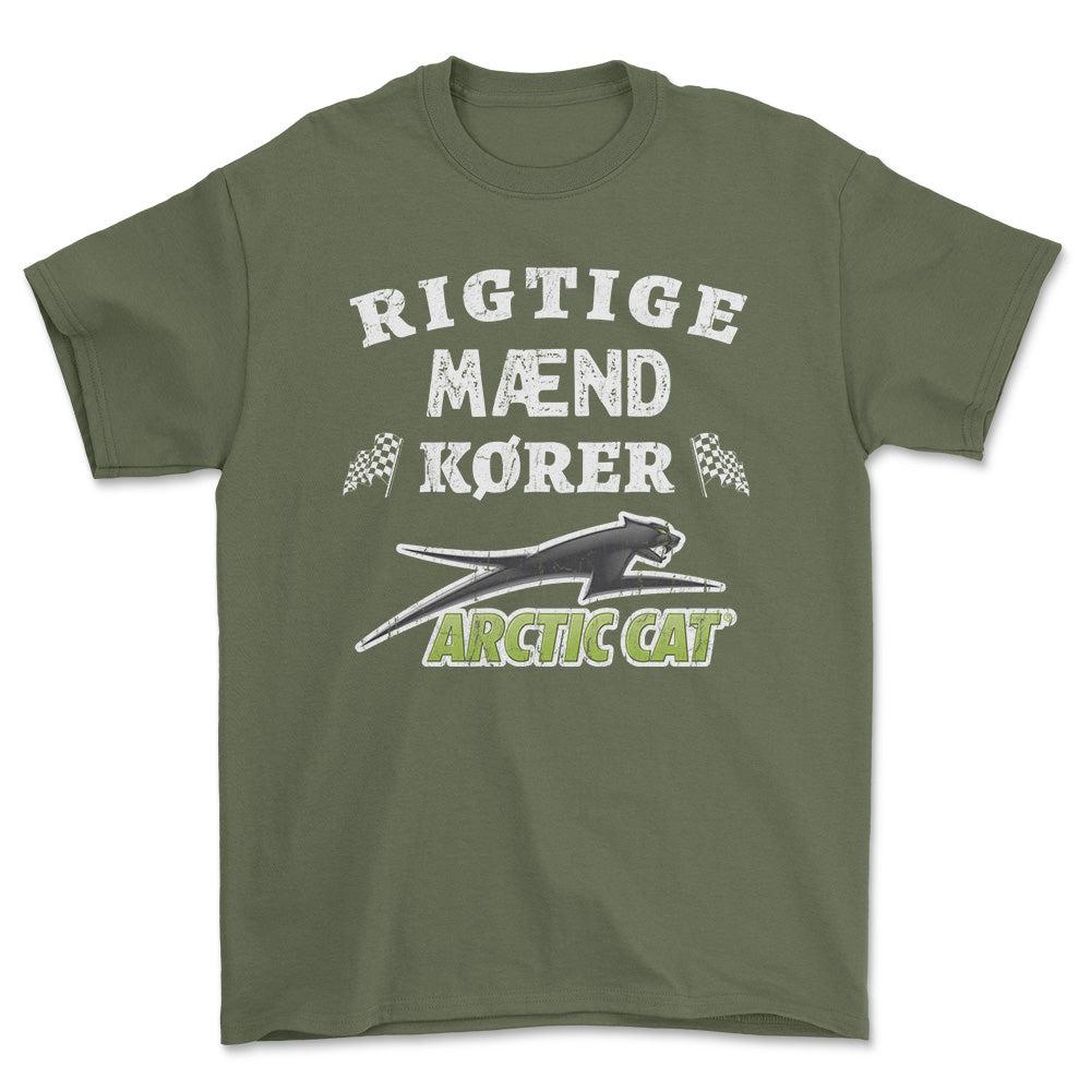 Arctic Cat Rigtige Mænd Kører - Unisex T-Shirt , Bomuld-Beklædning-Arctic Cat-Grøn Militær-S-Forside-Garage Culture Shop- garage - man cave - merchandise