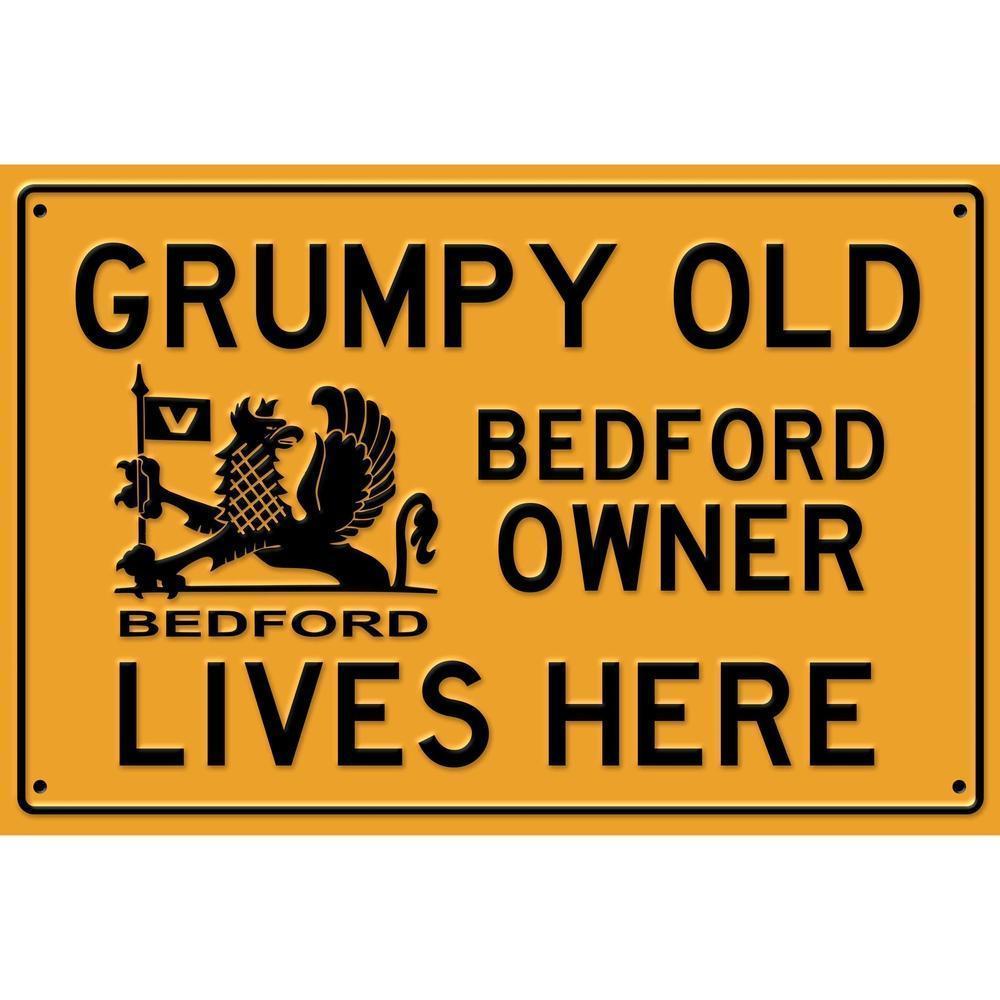 Bedford Grumpy Old Bedford Owner Lives Here Skilte, Musemåtte, Dørmåtte , Plakat-Skilte-Bedford-Garage Culture Shop- garage - man cave - merchandise