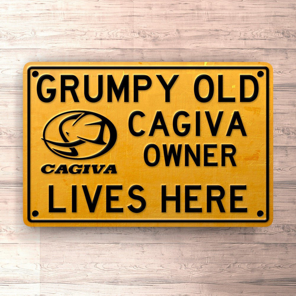 Cagiva Grumpy Old Cagiva Owner Lives Here Skilte, Musemåtte, Dørmåtte , Plakat-Skilte-Cagiva-Garage Culture Shop- garage - man cave - merchandise