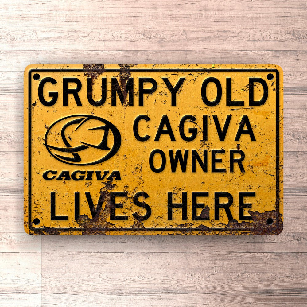 Cagiva Grumpy Old Cagiva Owner Lives Here Skilte, Musemåtte, Dørmåtte , Plakat-Skilte-Cagiva-Garage Culture Shop- garage - man cave - merchandise