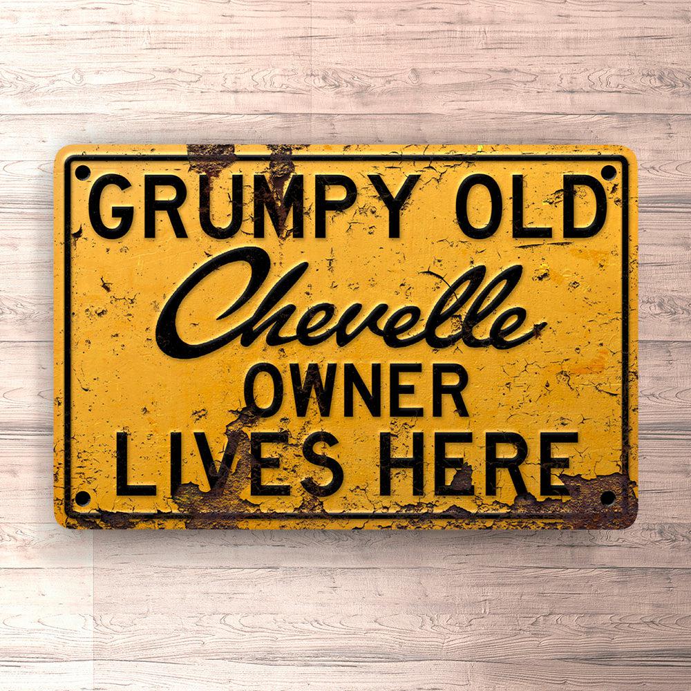 Chevrolet Chevelle Grumpy Old Chevrolet Chevelle Owner Lives Here Skilte, Musemåtte, Dørmåtte-Skilte-Chevrolet-Garage Culture Shop- garage - man cave - merchandise