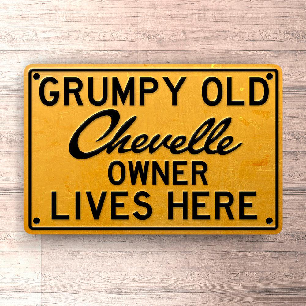 Chevrolet Chevelle Grumpy Old Chevrolet Chevelle Owner Lives Here Skilte, Musemåtte, Dørmåtte , Plakat-Skilte-Chevrolet-Garage Culture Shop- garage - man cave - merchandise