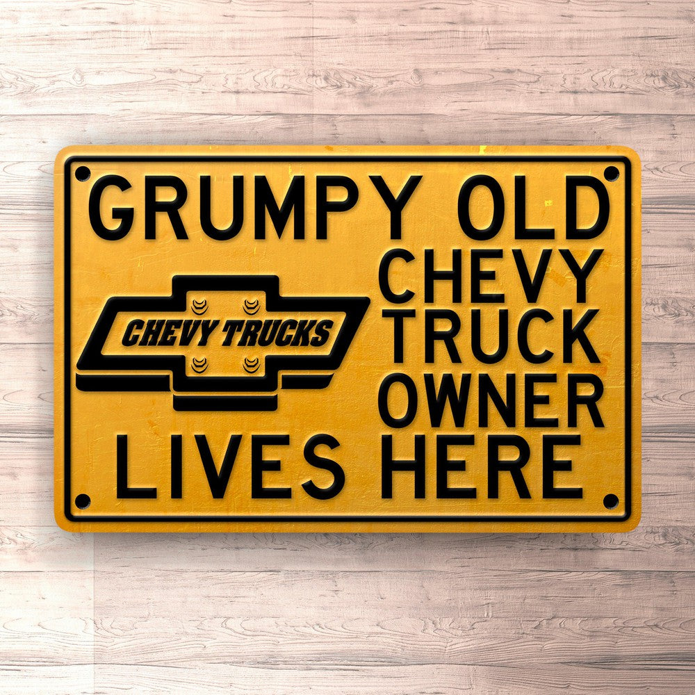 Chevy Truck Grumpy Old Chevy Truck Owner Lives Here Skilte, Musemåtte, Dørmåtte , Plakat-Skilte-Chevrolet-Garage Culture Shop- garage - man cave - merchandise