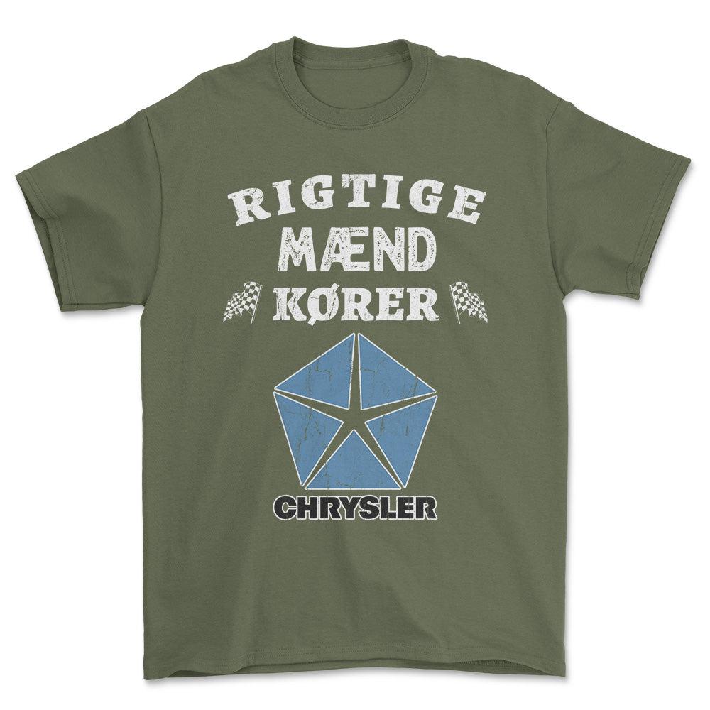 Chrysler Rigtige Mænd Kører - Unisex T-Shirt , Bomuld-Beklædning-Chrysler-Grøn Militær-S-Forside-Garage Culture Shop- garage - man cave - merchandise