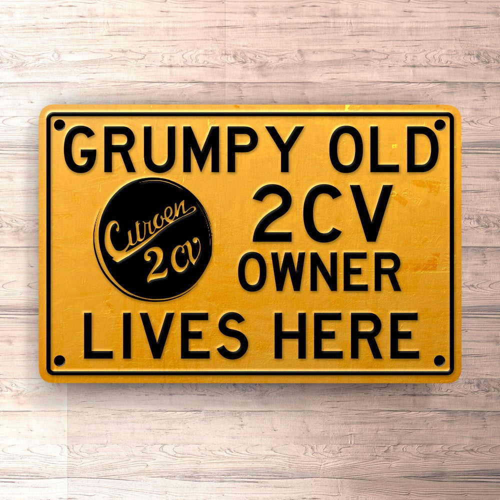 Citroen 2Cv Grumpy Old Citroen 2Cv Owner Lives Here Skilte, Musemåtte, Dørmåtte , Plakat-Skilte-Citroen-Garage Culture Shop- garage - man cave - merchandise