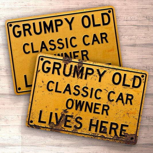 Classic Car Grumpy Old Classic Car Owner Lives Here Skilte, Musemåtte, Dørmåtte , Plakat-Skilte-Classic-Garage Culture Shop- garage - man cave - merchandise