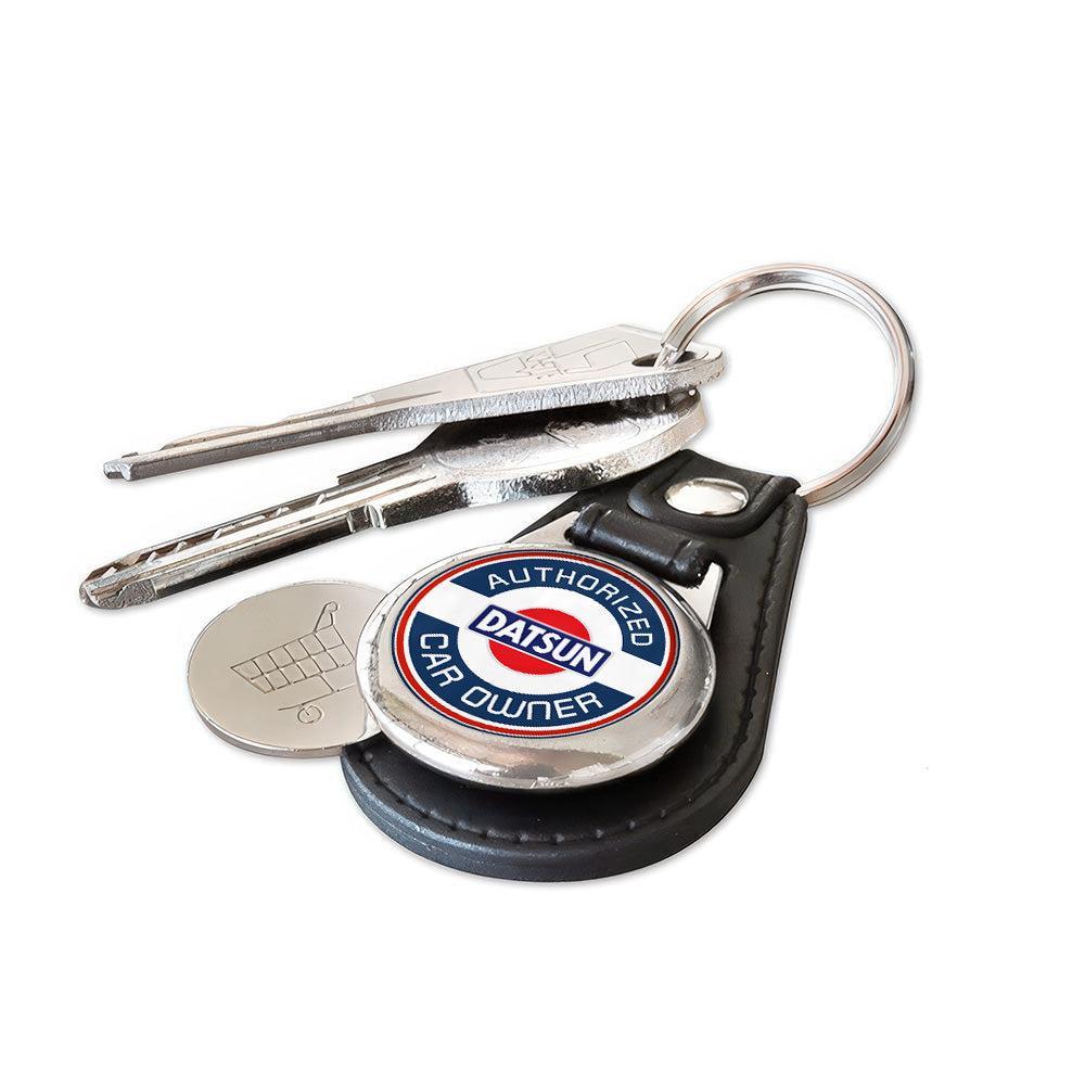 Datsun Owner - Nøglering med Indkøbsvognsmønt – Metal & Kunstlæder-Nøglering-Datsun-Garage Culture Shop- garage - man cave - merchandise