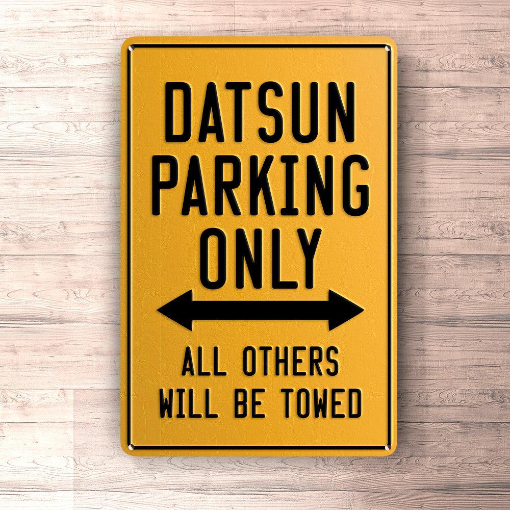 Datsun Parking Only Skilte, Musemåtte, Dørmåtte , Plakat-Parking skilte-Datsun-Garage Culture Shop- garage - man cave - merchandise