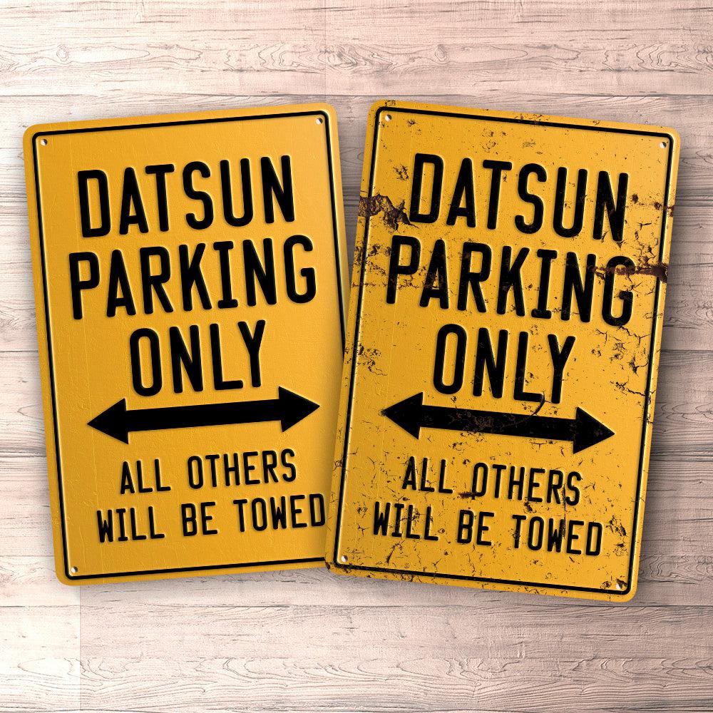 Datsun Parking Only Skilte, Musemåtte, Dørmåtte , Plakat-Parking skilte-Datsun-Garage Culture Shop- garage - man cave - merchandise