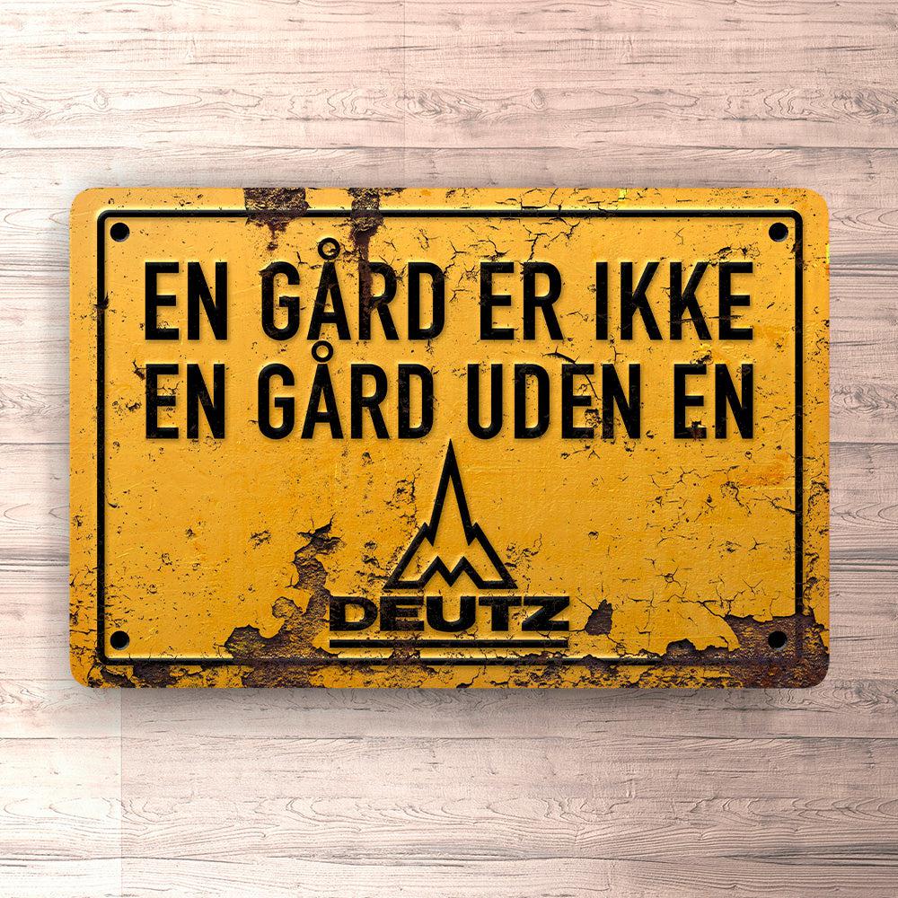 Deutz En Gård Er Ikke En Gård Uden En Deutz Skilte, Musemåtte, Dørmåtte-Skilte-Deutz-Garage Culture Shop- garage - man cave - merchandise
