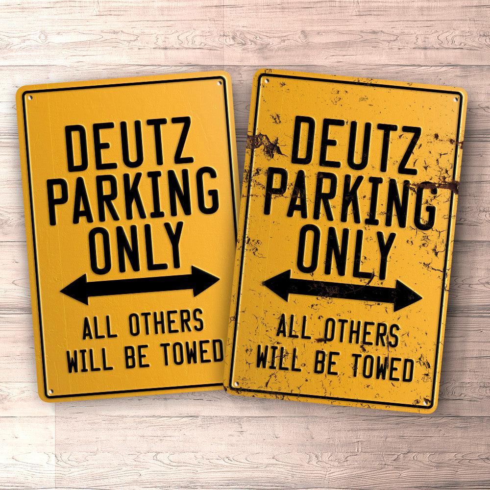 Deutz Parking Only Skilte, Musemåtte, Dørmåtte , Plakat-Parking skilte-Deutz-Garage Culture Shop- garage - man cave - merchandise