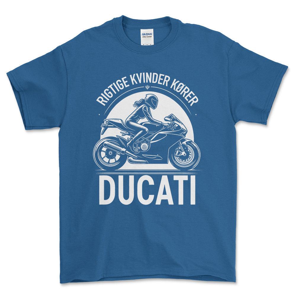 Ducati Rigtige Kvinder Kører Ducati - Unisex T-Shirt , Bomuld-Beklædning-Ducati-Blå Royal-S-Forside-Garage Culture Shop- garage - man cave - merchandise