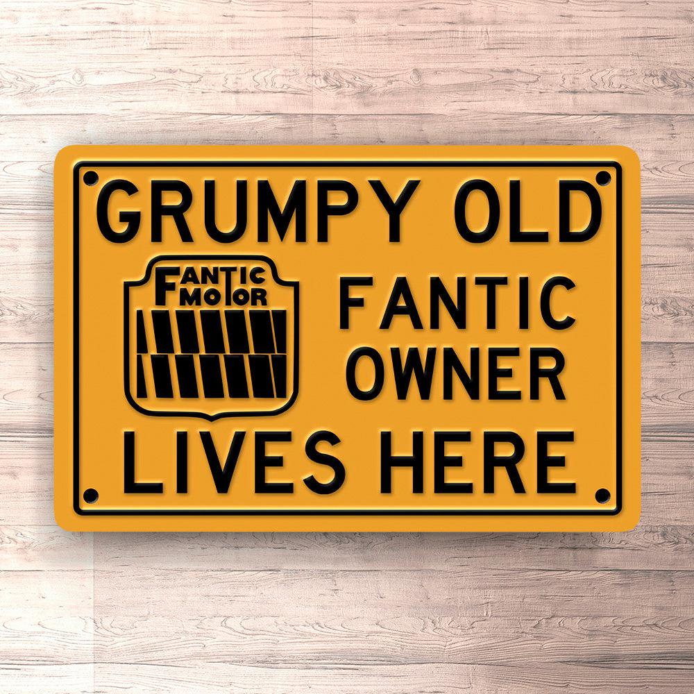 Fantic Grumpy Old Fantic Owner Lives Here Skilte, Musemåtte, Dørmåtte , Plakat-Skilte-Fantic-Garage Culture Shop- garage - man cave - merchandise