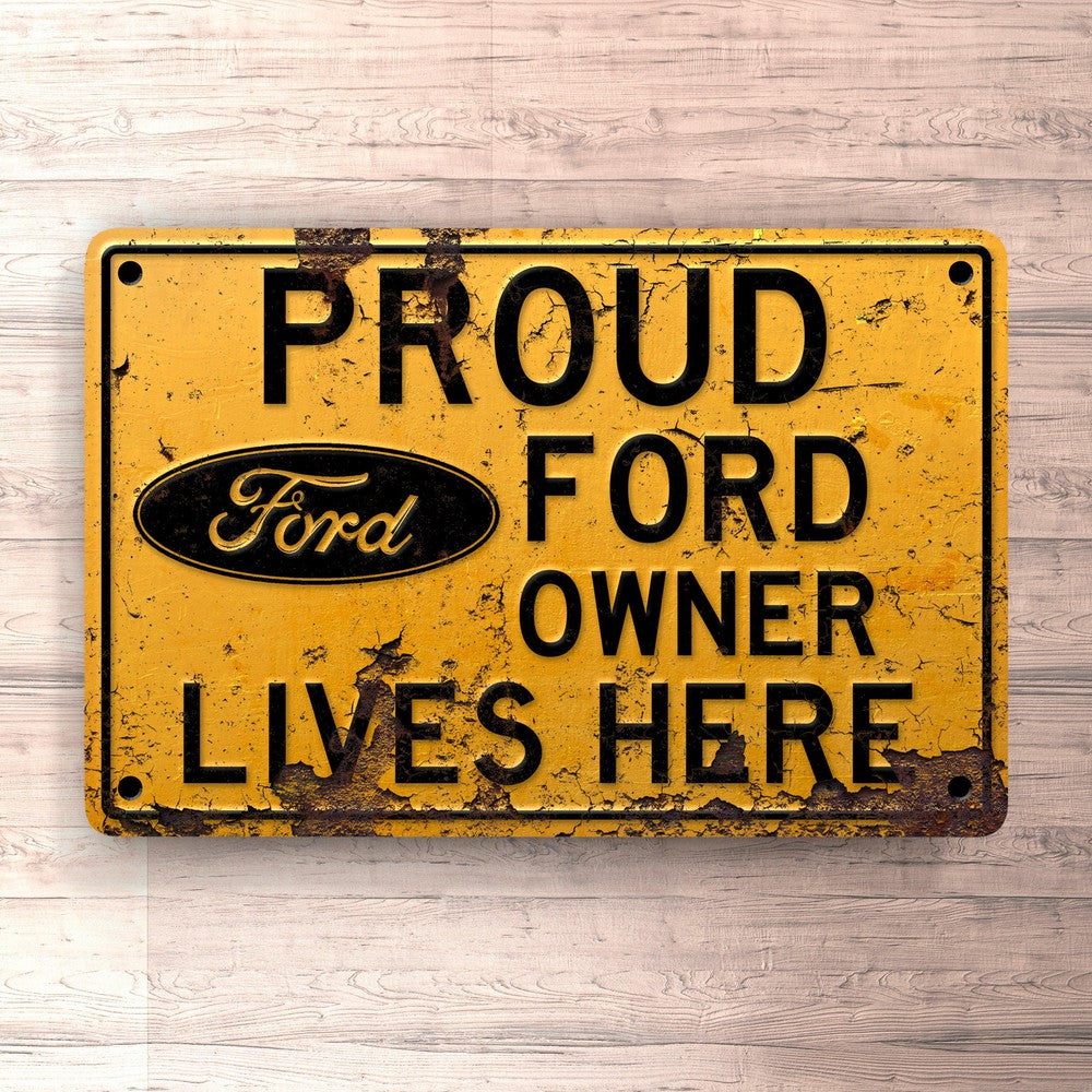 Ford Proud Ford Owner Lives Here Skilte, Musemåtte, Dørmåtte-Skilte-Ford-Garage Culture Shop- garage - man cave - merchandise
