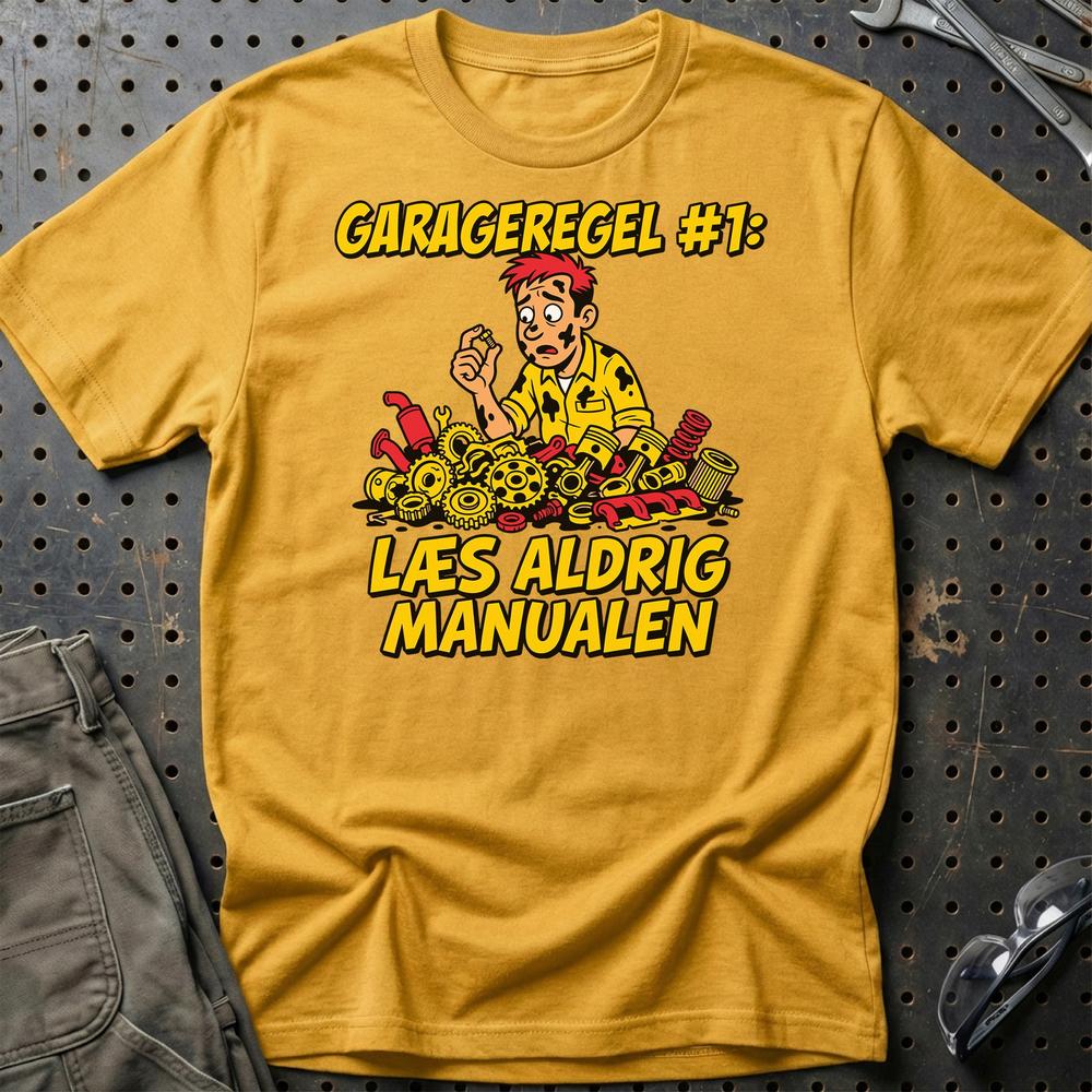 Garageregel #1 – Læs Aldrig Manualen - Unisex T-Shirt , Bomuld-Beklædning-Garage Culture-Guld-S-Garage Culture Shop- garage - man cave - merchandise