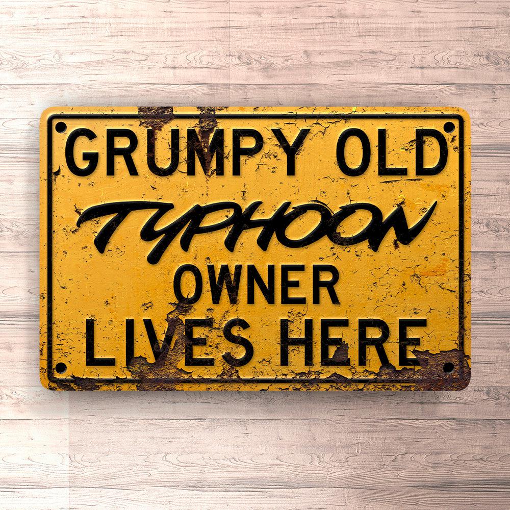 Gmc Typhoon Grumpy Old Gmc Typhoon Owner Lives Here Skilte, Musemåtte, Dørmåtte , Plakat-Skilte-GMC-Garage Culture Shop- garage - man cave - merchandise