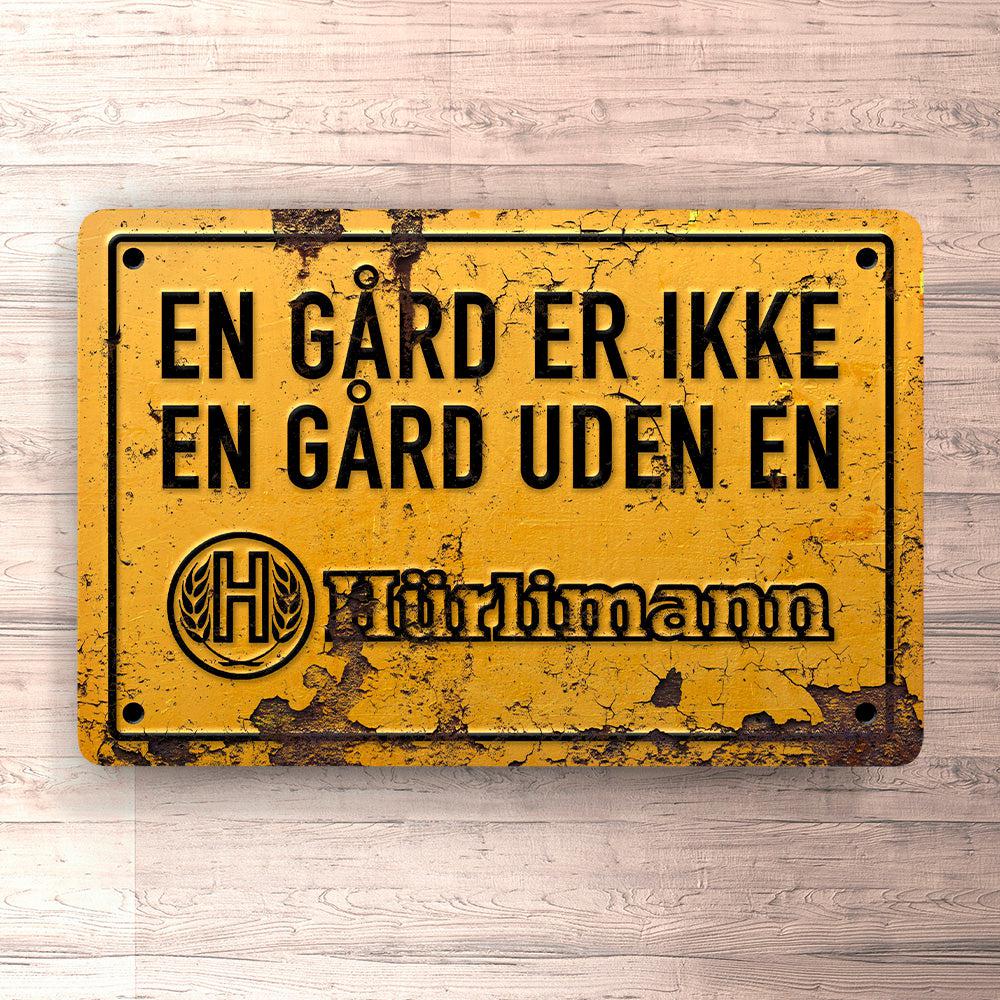 Hürlimann En Gård Er Ikke En Gård Uden En Hürlimann Skilte, Musemåtte, Dørmåtte-Skilte-Hürlimann-Garage Culture Shop- garage - man cave - merchandise
