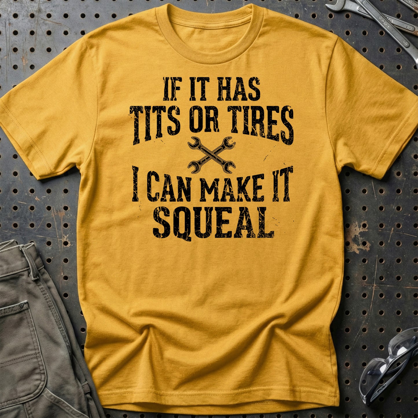 If It Has Tits or Tires - Unisex T-Shirt , Bomuld-Beklædning-Garage Culture-Guld-S-Garage Culture Shop- garage - man cave - merchandise
