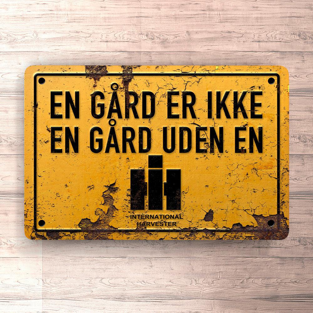 International Harvester En Gård Er Ikke En Gård Uden En International Harvester Skilte, Musemåtte, Dørmåtte , Plakat-Skilte-International Harvester-Garage Culture Shop- garage - man cave - merchandise
