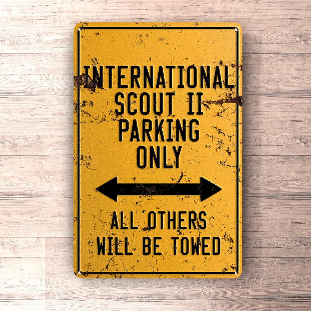 International Scout Ii Parking Only Skilte, Musemåtte, Dørmåtte-Parking skilte-International Scout-Garage Culture Shop- garage - man cave - merchandise