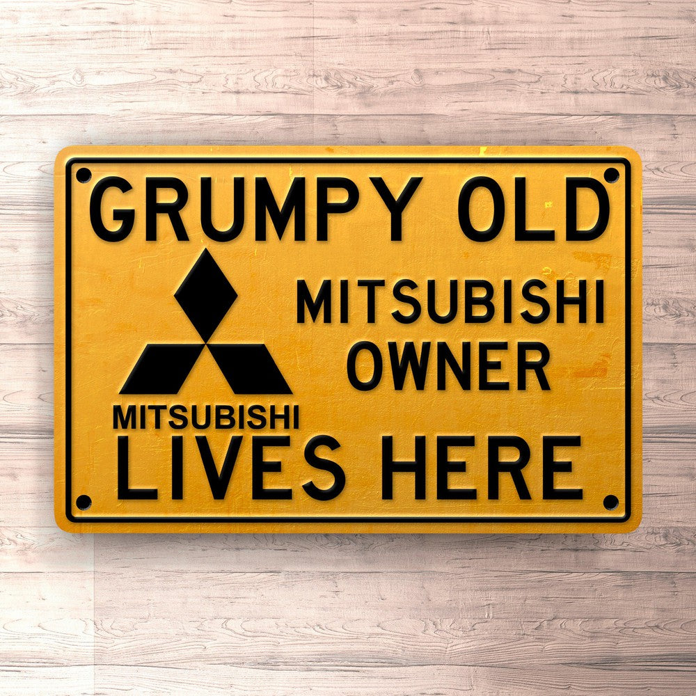 Mitsubishi Grumpy Old Mitsubishi Owner Lives Here Skilte, Musemåtte, Dørmåtte-Skilte-Mitsubishi-Garage Culture Shop- garage - man cave - merchandise