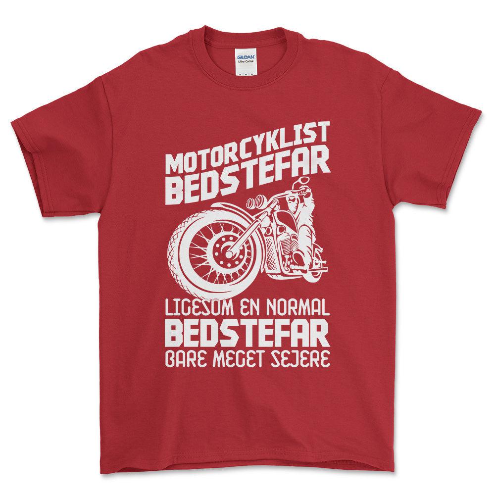 Motorcyklist Bedstefar Ligesom En Normal Bedstefar Bare Meget Sejere Unisex T-Shirt , Bomuld-Beklædning-Motorcyklist-Rød-S-Forside-Garage Culture Shop- garage - man cave - merchandise