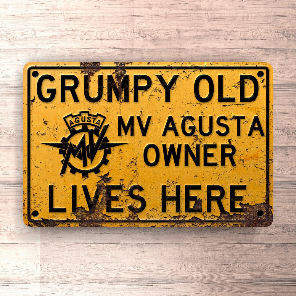 Mv Agusta Grumpy Old Mv Agusta Owner Lives Here Skilte, Musemåtte, Dørmåtte-Skilte-MV Agusta-Garage Culture Shop- garage - man cave - merchandise