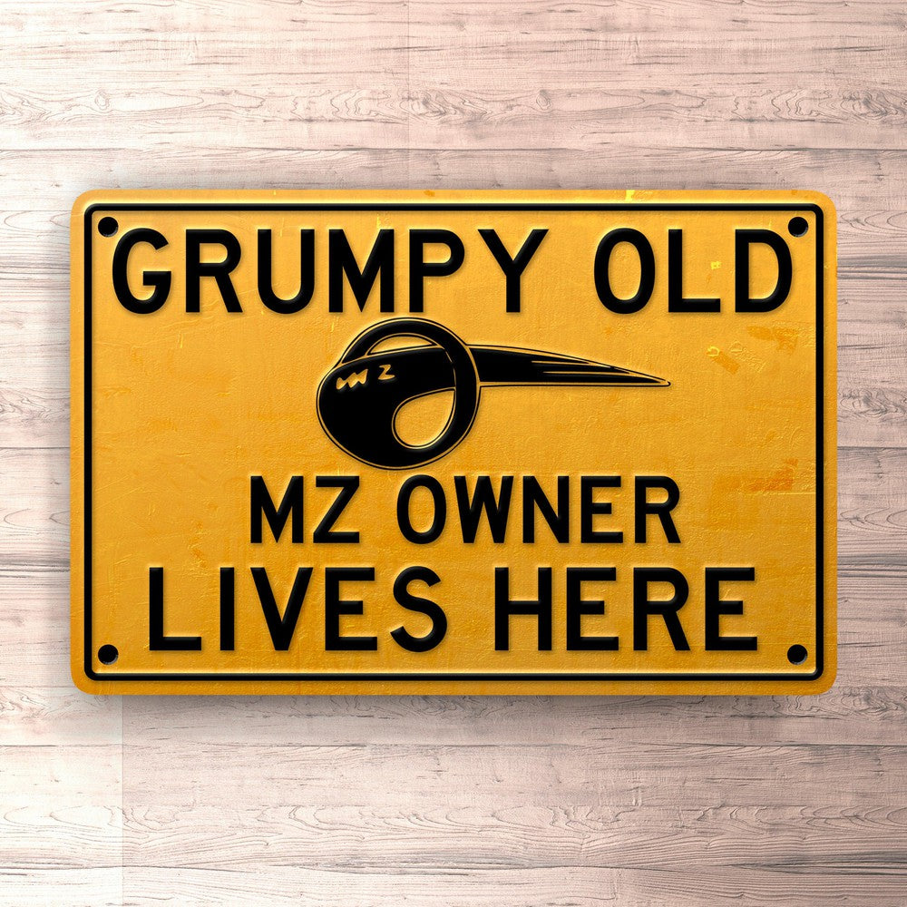 Mz Grumpy Old Mz Owner Lives Here Skilte, Musemåtte, Dørmåtte , Plakat-Skilte-MZ-Garage Culture Shop- garage - man cave - merchandise