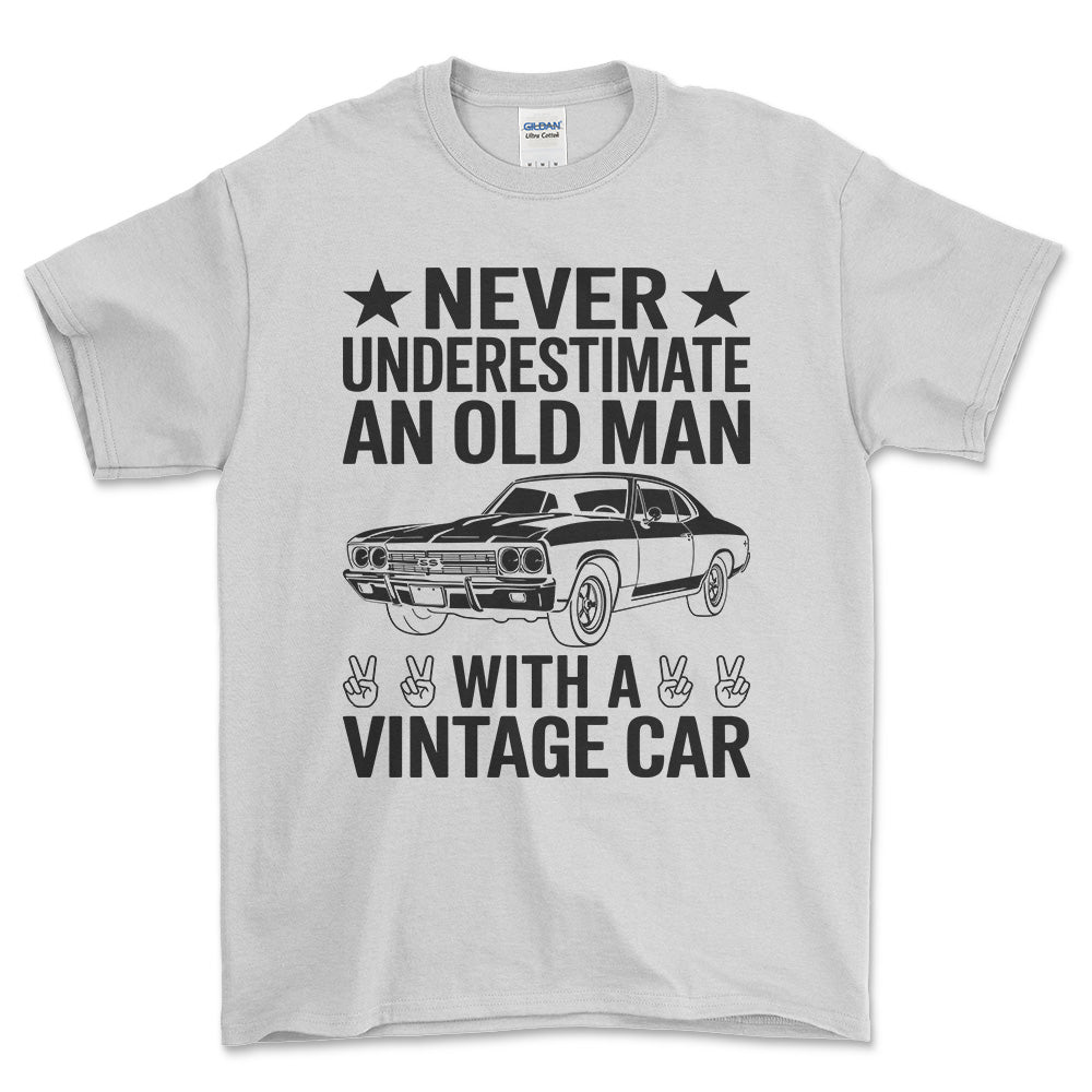 Never Understimate An Old Man With A Vintage Car T-Shirt , Bomuld-Beklædning-Garage Culture-Hvid-S-Forside-Garage Culture Shop- garage - man cave - merchandise