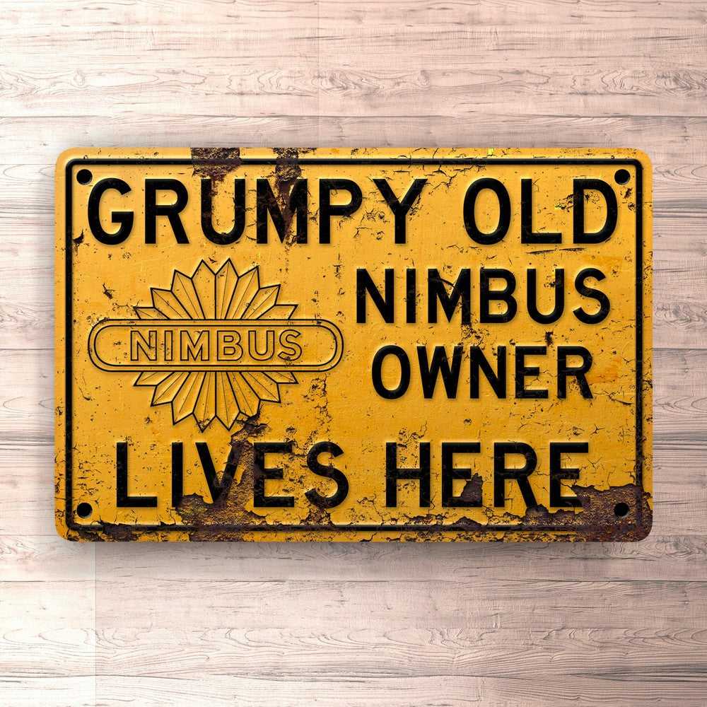 Nimbus Grumpy Old Nimbus Owner Lives Here Skilte, Musemåtte, Dørmåtte-Skilte-Nimbus-Garage Culture Shop- garage - man cave - merchandise