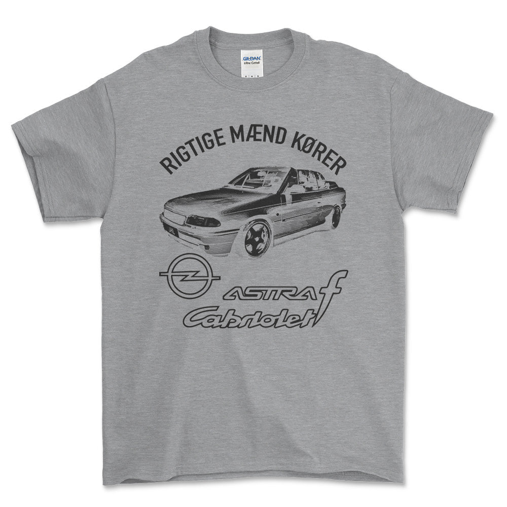 Opel - Rigtige Mænd Kører Opel Astra F Cabrio Unisex T-Shirt , Bomuld-Beklædning-Opel-Grå Sport-S-Forside-Garage Culture Shop- garage - man cave - merchandise