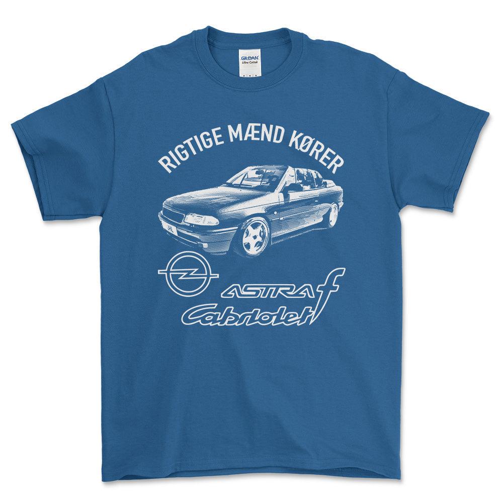 Opel - Rigtige Mænd Kører Opel Astra F Cabrio Unisex T-Shirt , Bomuld-Beklædning-Opel-Blå Royal-S-Forside-Garage Culture Shop- garage - man cave - merchandise