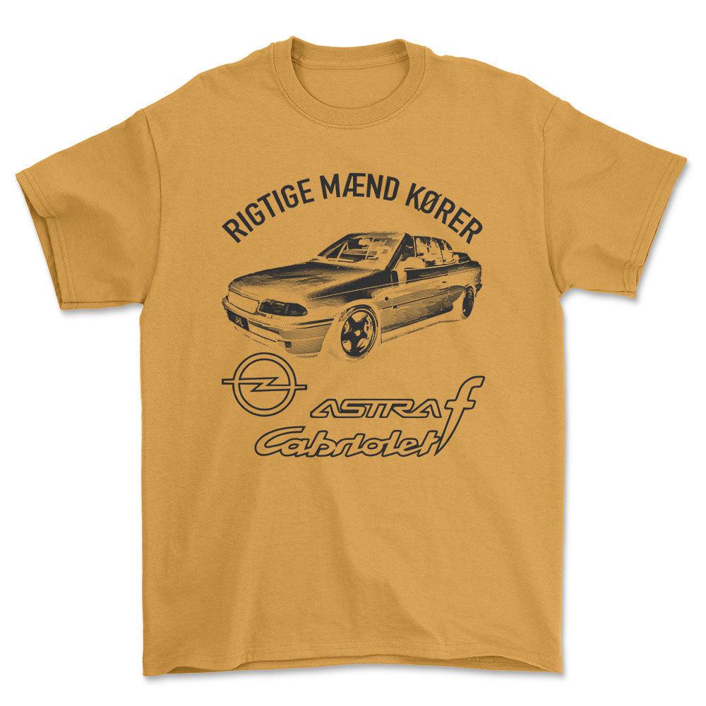 Opel - Rigtige Mænd Kører Opel Astra F Cabrio Unisex T-Shirt , Bomuld-Beklædning-Opel-Guld-S-Forside-Garage Culture Shop- garage - man cave - merchandise
