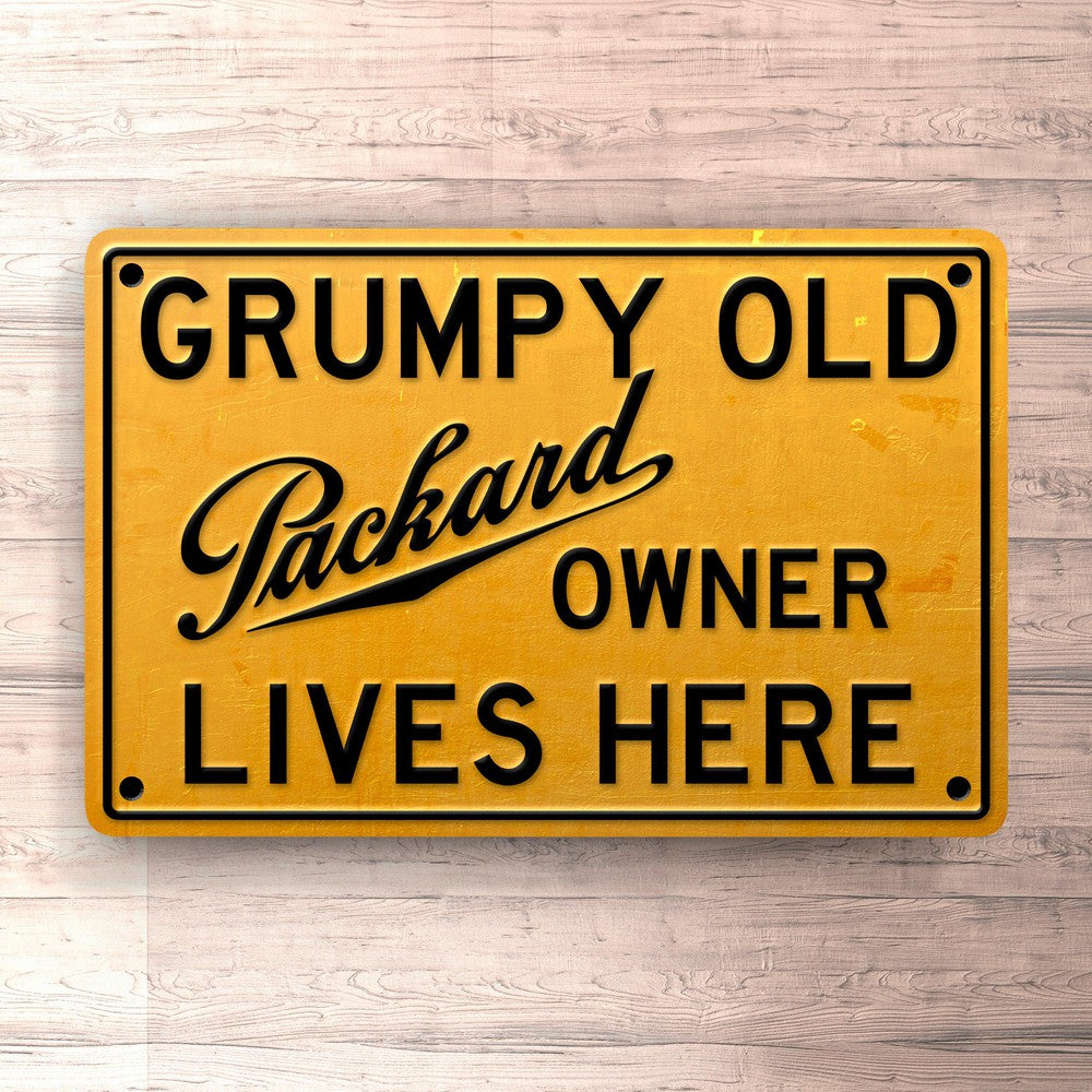 Packard Grumpy Old Packard Owner Lives Here Skilte, Musemåtte, Dørmåtte , Plakat-Skilte-Packard-Garage Culture Shop- garage - man cave - merchandise