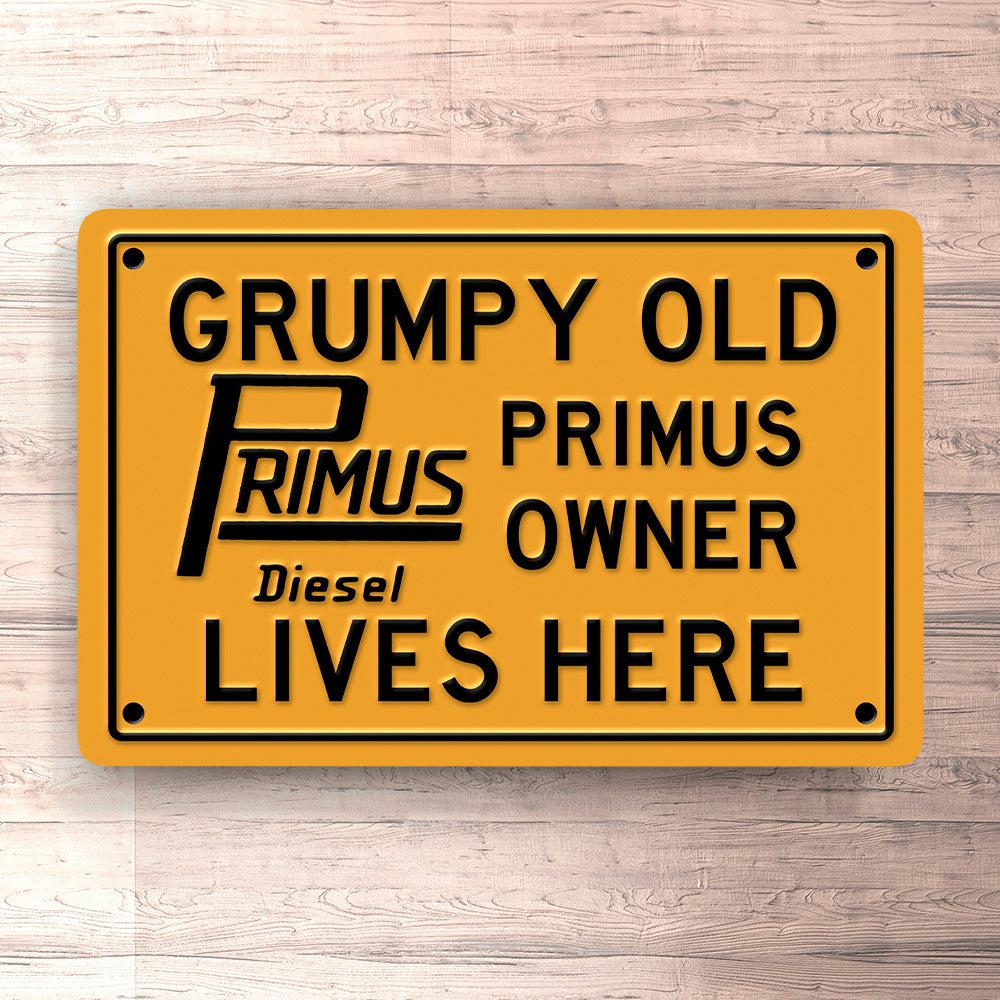 Primus Grumpy Old Owner Lives Here Skilte, Musemåtte, Dørmåtte , Plakat-Skilte-Primus-Garage Culture Shop- garage - man cave - merchandise