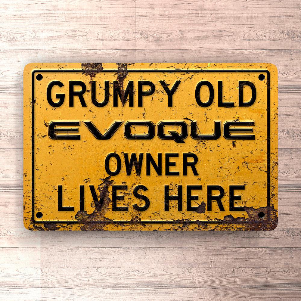 Range Rover Evoque Grumpy Old Range Rover Evoque Owner Lives Here Skilte, Musemåtte, Dørmåtte-Skilte-Range Rover-Garage Culture Shop- garage - man cave - merchandise