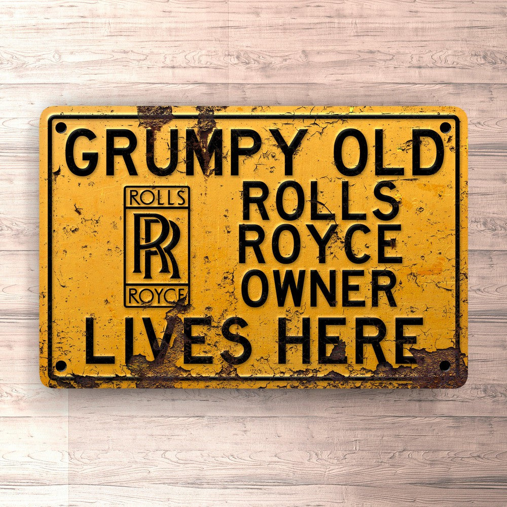 Rolls Royce Grumpy Old Rolls Royce Owner Lives Here Skilte, Musemåtte, Dørmåtte-Skilte-Rolls Royce-Garage Culture Shop- garage - man cave - merchandise