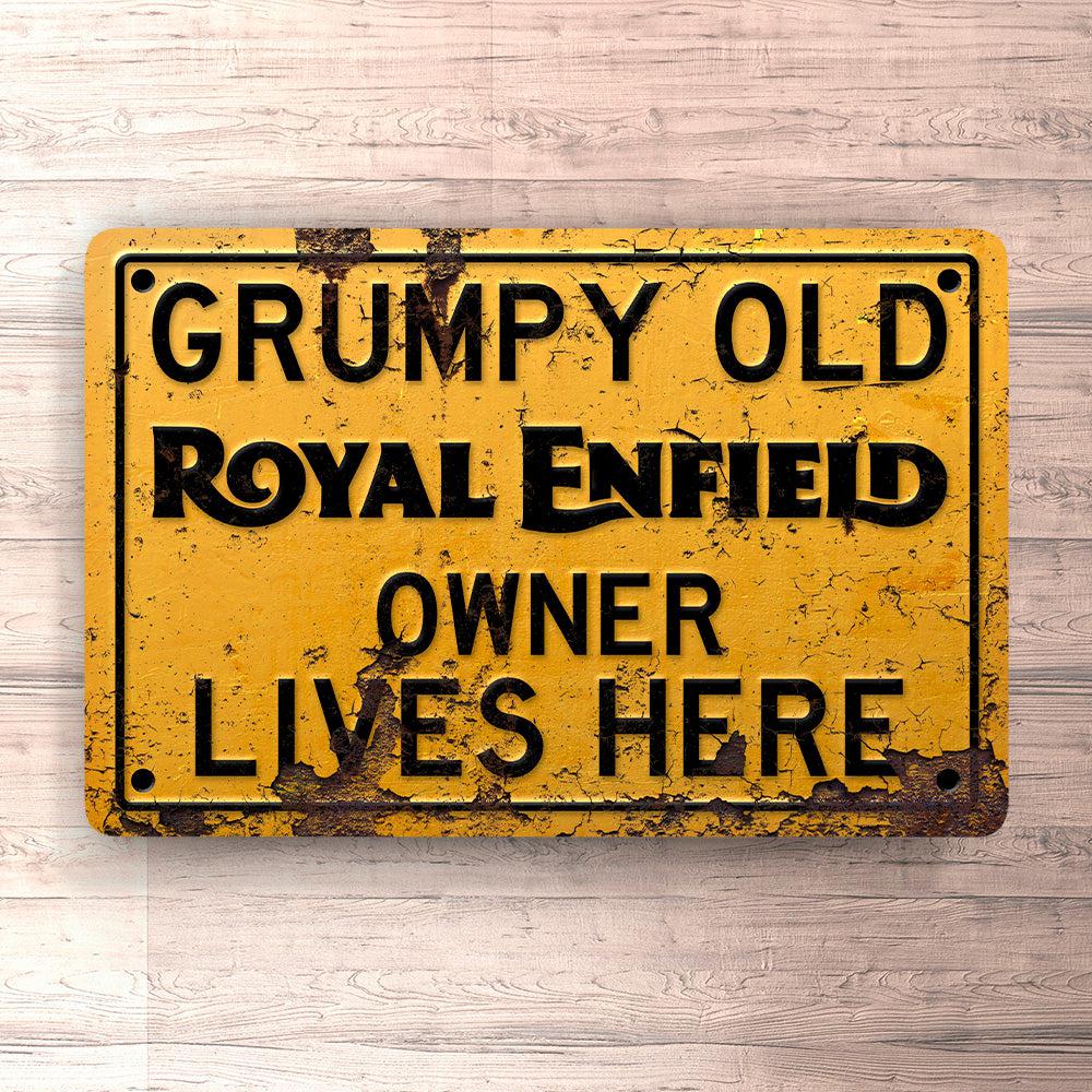 Royal Enfield Grumpy Old Royal Enfield Owner Lives Here Skilte, Musemåtte, Dørmåtte , Plakat-Skilte-Royal Enfield-Garage Culture Shop- garage - man cave - merchandise