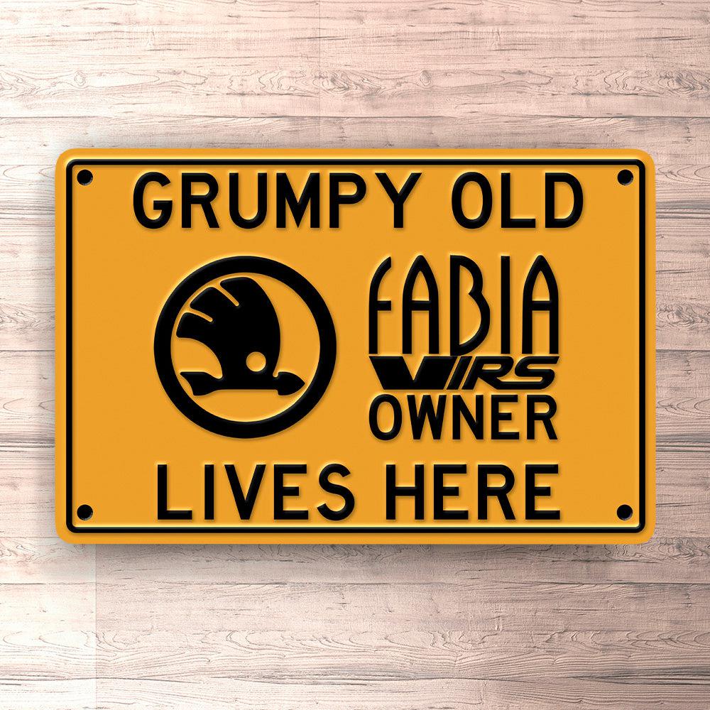 Skoda Fabia Vrs Grumpy Old Skoda Fabia Vrs Owner Lives Here Skilte, Musemåtte, Dørmåtte-Skilte-Skoda-Garage Culture Shop- garage - man cave - merchandise