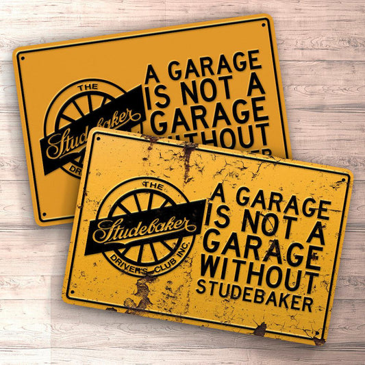 Studebaker A Garage Is Not A Garage Without Studebaker Skilte, Musemåtte, Dørmåtte , Plakat-Skilte-Studebaker-Garage Culture Shop- garage - man cave - merchandise