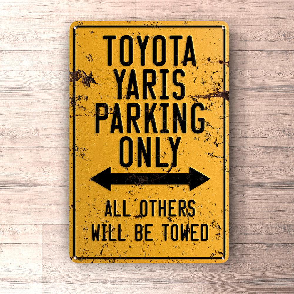 Toyota Yaris Parking Only Skilte, Musemåtte, Dørmåtte-Parking skilte-Toyota-Garage Culture Shop- garage - man cave - merchandise