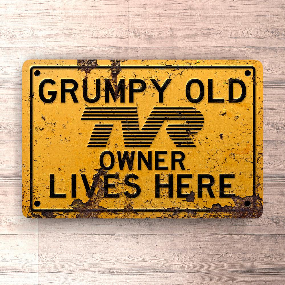 Tvr Grumpy Old Tvr Owner Lives Here Skilte, Musemåtte, Dørmåtte , Plakat-Skilte-TVR-Garage Culture Shop- garage - man cave - merchandise