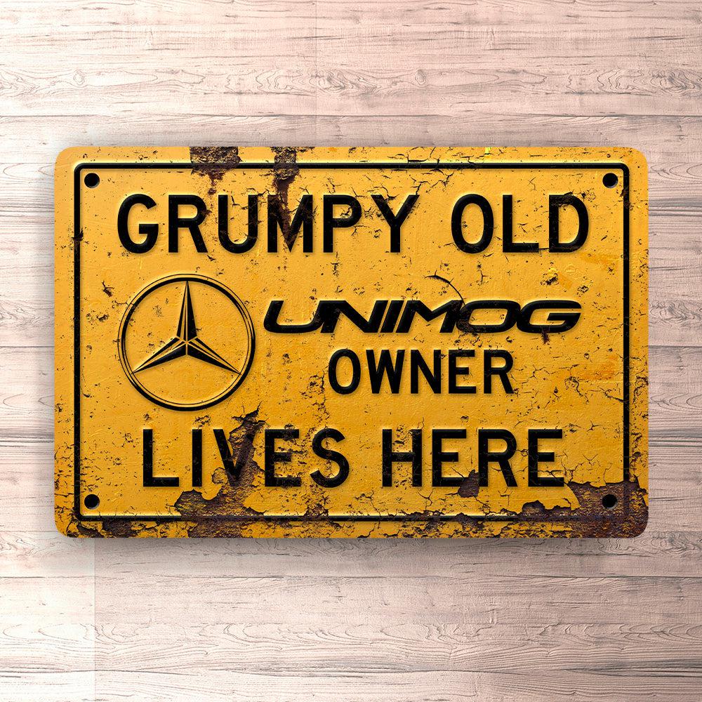 Unimog Grumpy Old Unimog Nr 2 Owner Lives Here Skilte, Musemåtte, Dørmåtte-Skilte-Unimog-Garage Culture Shop- garage - man cave - merchandise