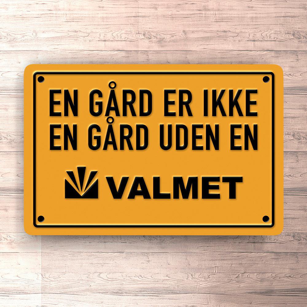 Valmet En Gård Er Ikke En Gård Uden En Valmet Skilte, Musemåtte, Dørmåtte , Plakat-Skilte-Valmet-Garage Culture Shop- garage - man cave - merchandise