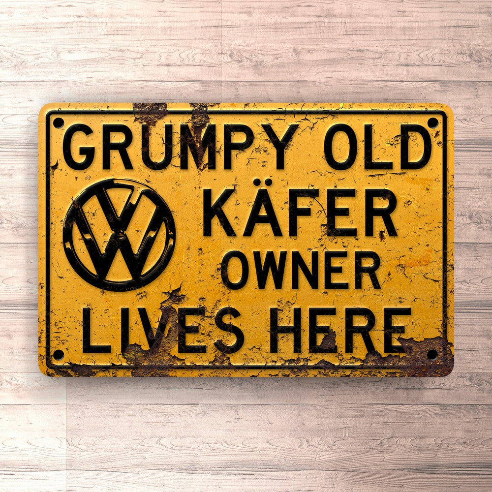 Volkswagen VW Kafer Grumpy Old VW Kafer Owner Lives Here Skilte, Musemåtte, Dørmåtte-Skilte-VW-Garage Culture Shop- garage - man cave - merchandise