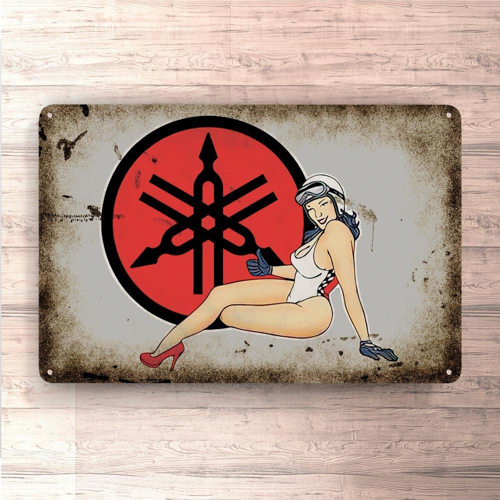 Yamaha Pin-Up Vintage Skilte, Musemåtte, Dørmåtte-Skilte-Yamaha-Garage Culture Shop- garage - man cave - merchandise