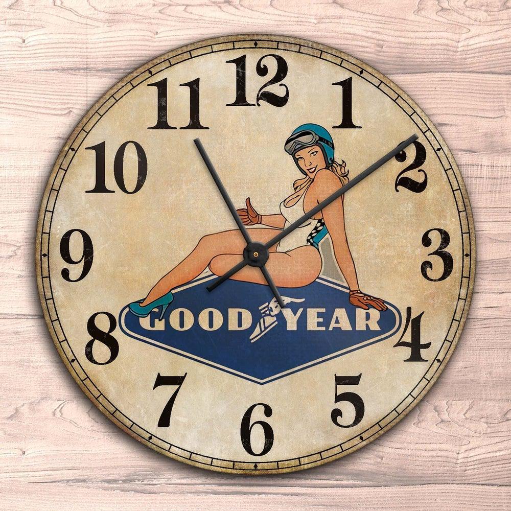 Good Year Pin-Up Vintage Vægur Rundt-Clock-Motoroil-Garage Culture Shop- garage - man cave - merchandise