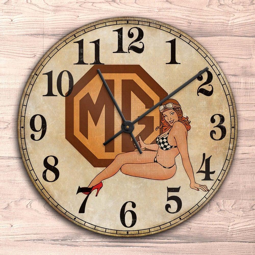 MG Pin-Up Vintage Vægur Rundt-Clock-MG-Garage Culture Shop- garage - man cave - merchandise