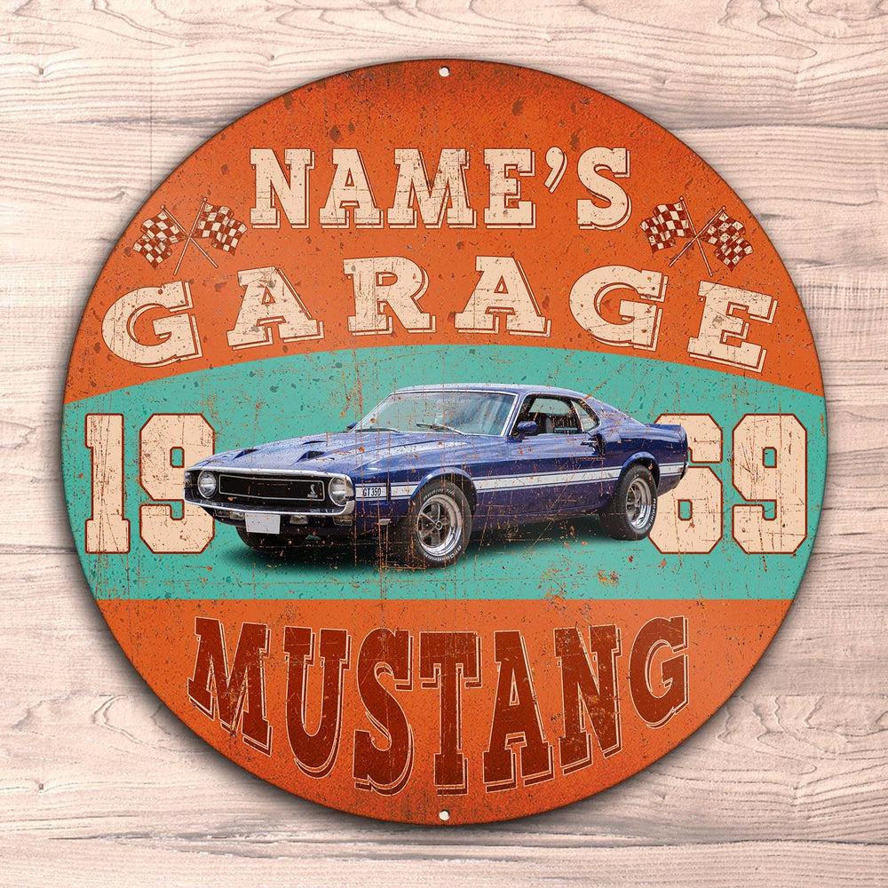 Personlig - Your Name's Garage - Din Bil/Mc Garage Runde Skilte , Musemåtte Rundt , Kop Underlag, Underlagssæt-Runde Skilte-Garage Culture-Garage Culture Shop- garage - man cave - merchandise